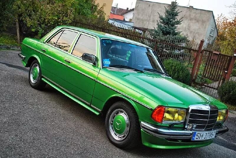 Купить мерседес w123. Mercedes-Benz w123. Мерседес Бенц w123. Мерседес Бенц 123. Мерседес w123 AMG.