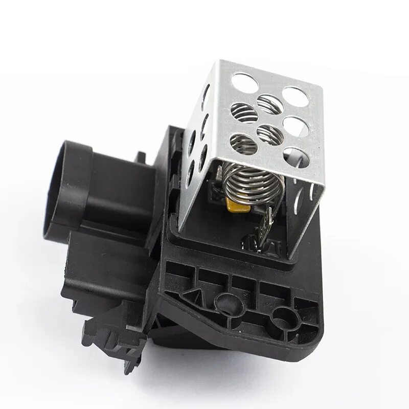 9673999980 реле вентилятора. 9673999980 не налазит фишка. 9673999980. 9673999980. резистор вентилятора охлаждения пежо 308.