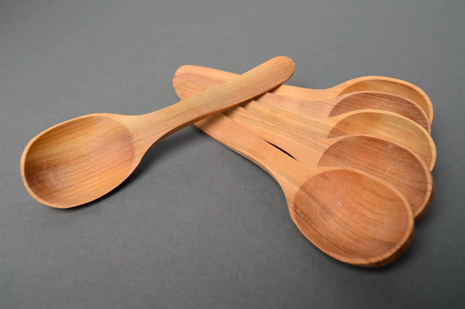 Wooden spoon. Деревянная ложка. Большая деревянная ложка. Плоская деревянная ложка. Ложка деревянная с длинной ручкой.