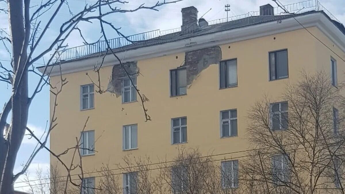 Капитальный ремонт. Капремонт мурманск. Осыпается фасад дома. Мурманск новостройки 2023. Капремонт мурманская область.