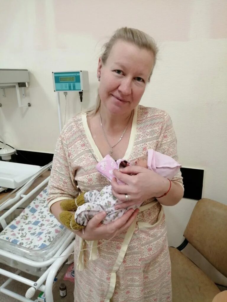 Фото новорожденных младенцев 2023. Ребенок родился в 26 недель. Малыши рождённые в октябре. Дети которые родились без рук. Маленькие дети новорожденные.