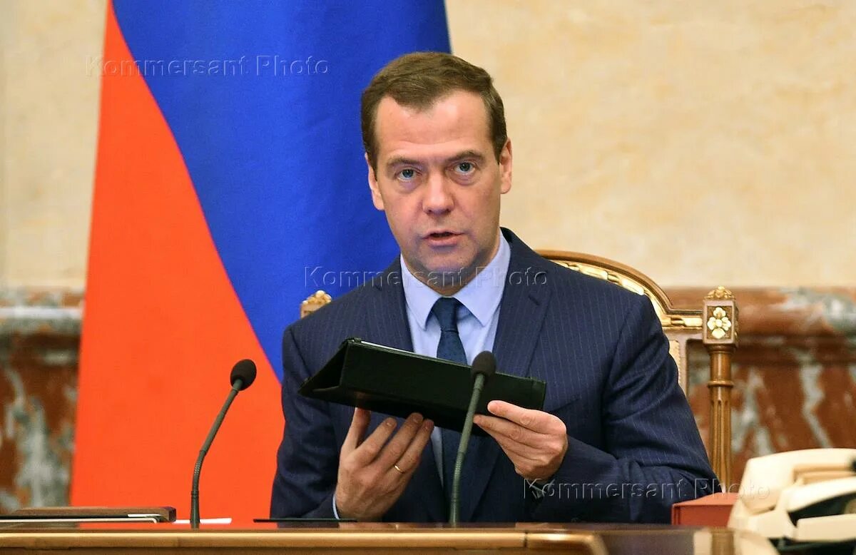 Он вам не димон мем. Он мне не димон. Он мне не димон. Он мне не димон. Он вам не димон.