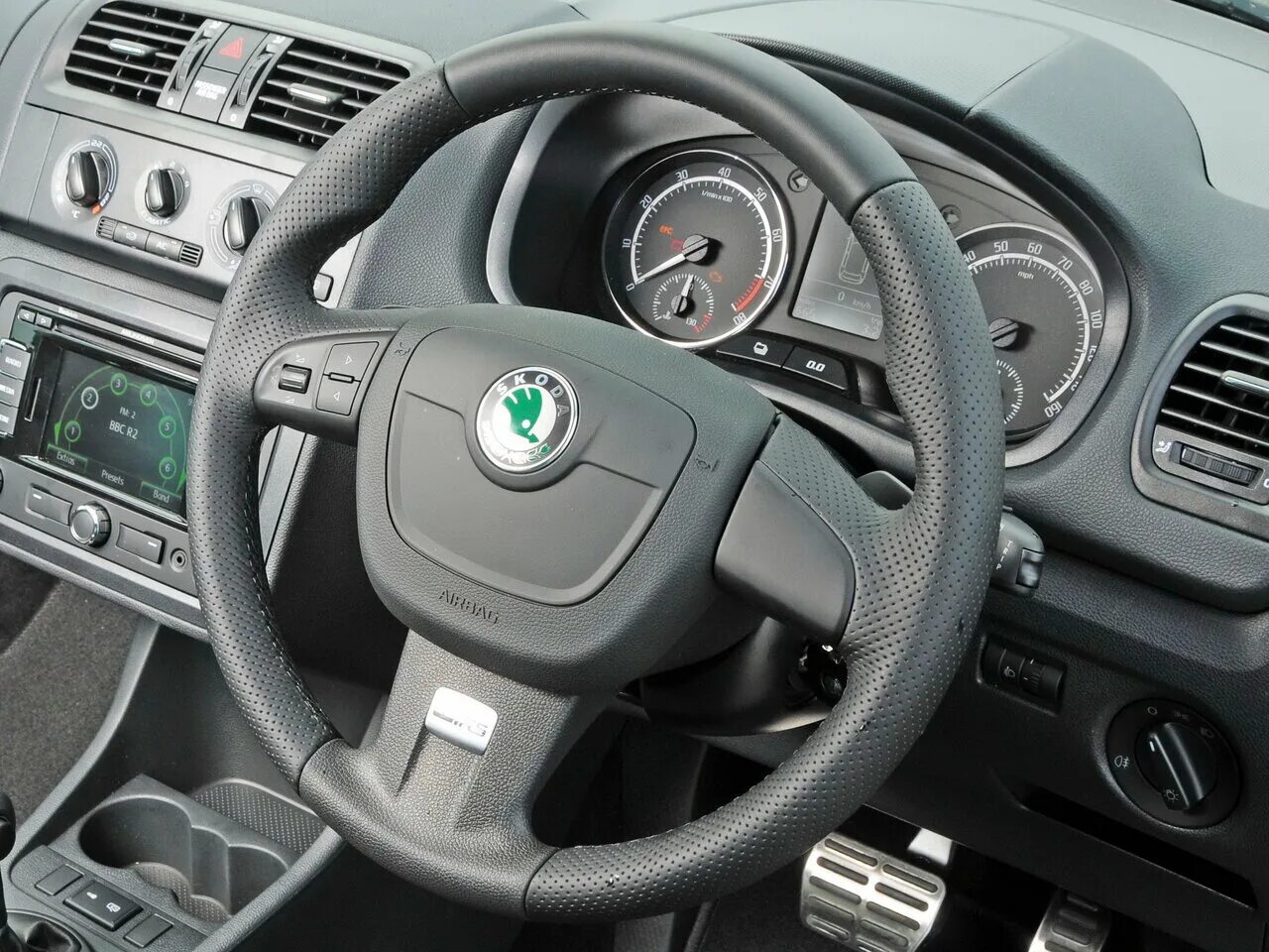 Шкода фабия 1. Шкода фабия 2 хэтчбек. Сервисы шкоды фабии 2. Skoda fabia 2 rs. Сервисы шкоды фабии 2.