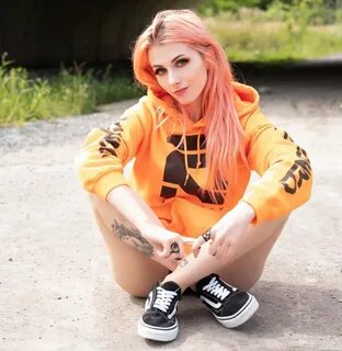 Queen egirl27