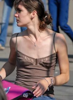 Downblouse, see-thru :: Wpadka, nip slip, see-thru, downblouse