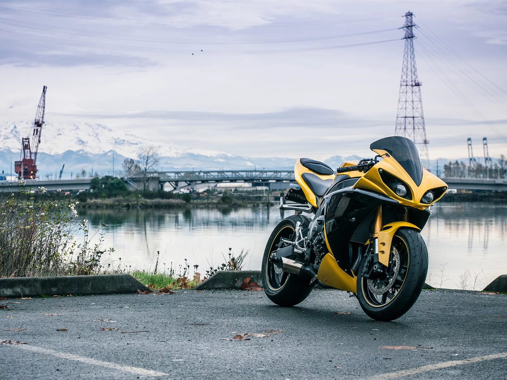 Yamaha обои. Yamaha мотоциклы спортивные. Yamaha обои. Yamaha r6 04. Yamaha надпись.