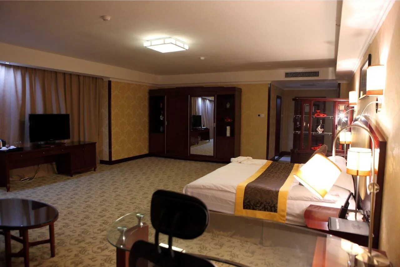 Miran International Hotel. Miran Hotel Tashkent. International Hotel Tashkent, Узбекистан. Отель International Hotel Tashkent бассейн. Отель интернешнл