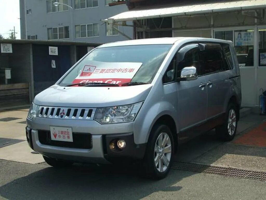 Митсубиси Делика 2010. Мицубиси Делика 2010г. Mitsubishi Delica 2010 год. Mitsubishi минивэн Делика 2010.