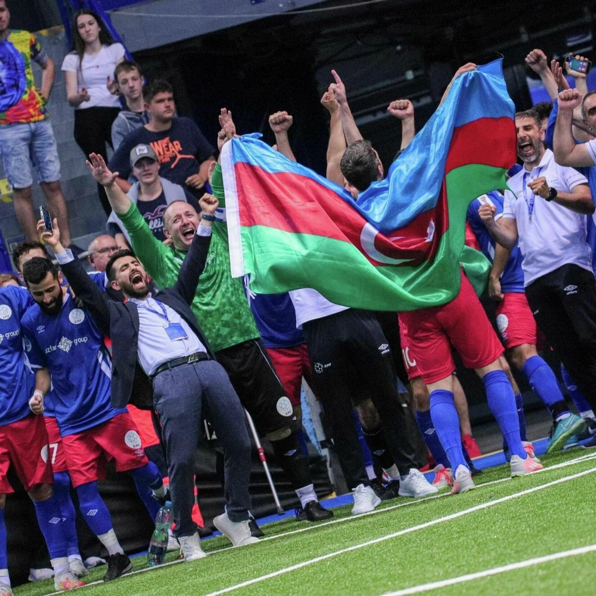 Азербайджан футбол сегодня прямой. Сборная Азербайджана по футболу. Футболисты Азербайджана. Азербайджанский футболист. Европейский футбол.