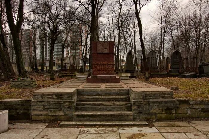 Братская могила дети. Братская могила лычково. Братская могила дети. Могилы детей. Братская могила 214 детей в ейске.