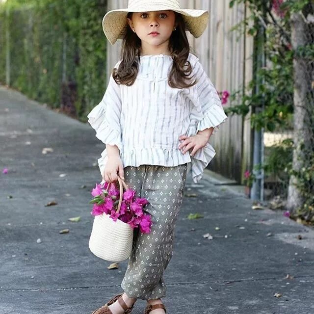 Стильная одежда для девочек 5 лет. Стильные маленькие девочки. Модные девочки. Стильные платья для девочек. Модное платье для дево.