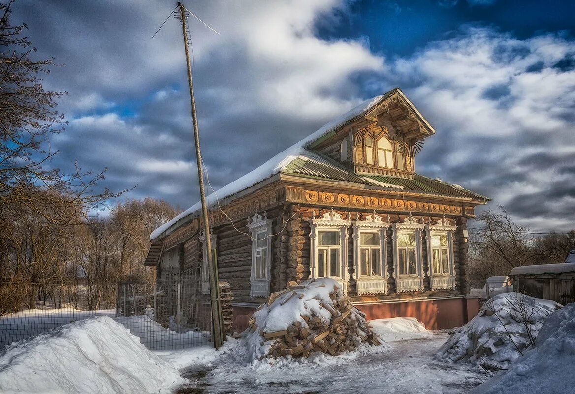 Большие русские деревенские. Русская глубинка деревня. Деревенский дом Россия глубинка. Деревня село глубинка Россия. Российская деревня захолустье.