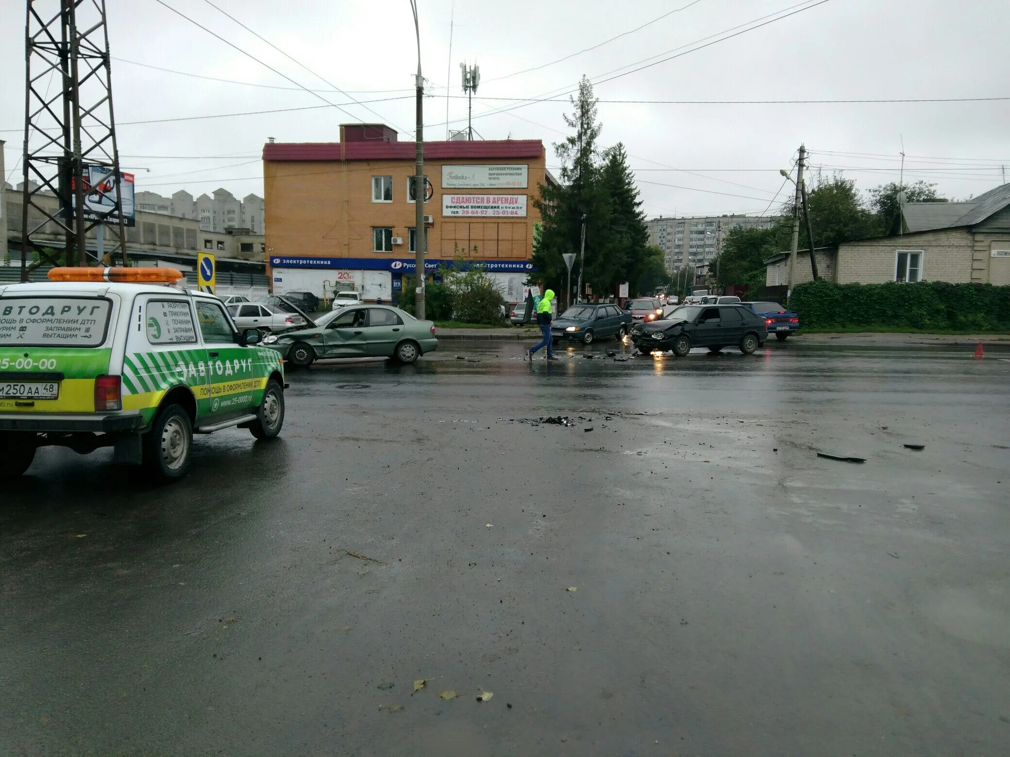 Автомобиль эвакуация автодруг. Тельмана 116 Липецк. Улица Тельмана 116 Липецк. Автодруг Липецк. Автодруг 116.