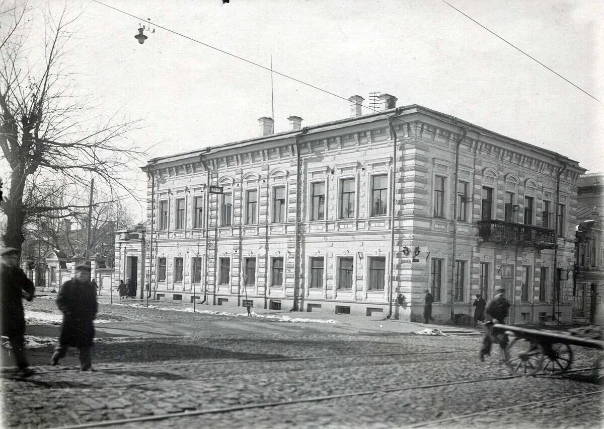 Школы перми история. Особняк Протопопова Пермь. Дом купца Любимова Пермь. Улица Екатерининская Пермь история.