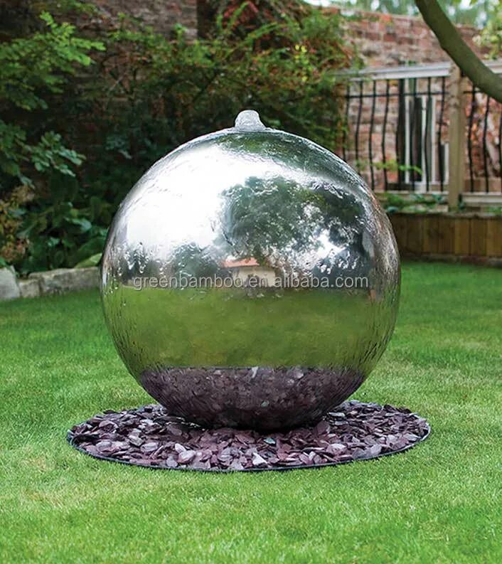 Купить шар для сада. Декоративный шар для сада. Фонтанчики для дачи шар. Фонтанчик в виде шара. Круглый фонтан в саду.