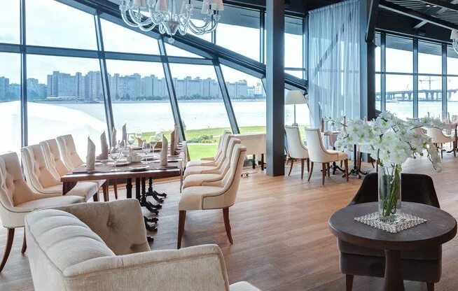 Роял бич крестовский вип зал. Beach на крестовском. Royal beach санкт-петербург. Южная дорога 14 ресторан royal beach. Роял бич крестовский.