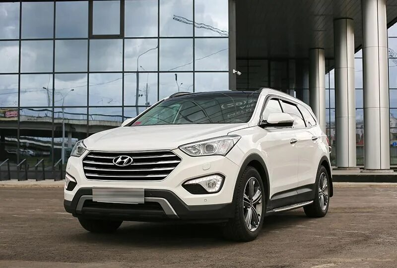 Хендай санта фе дизель полный привод. Hyundai Grand Santa Fe. Хендай Гранд Санта Фе 2017. Хендай Санта Фе 2017 белый. Гранд Санта Фе 2014.