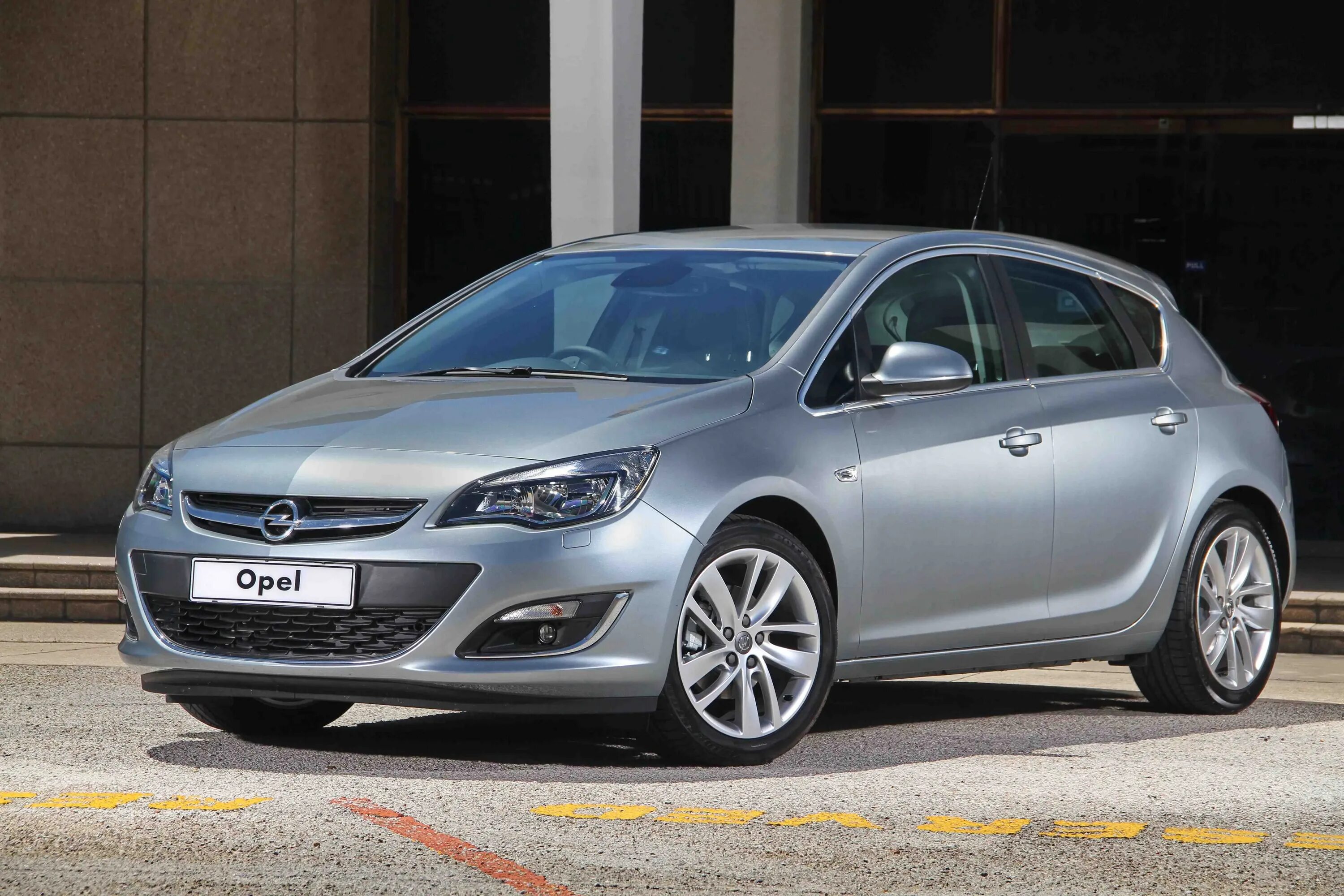 Opel astra б у. Opel Astra 2014. Opel Astra j 2013. Opel Astra 1.4 2014. Opel Astra 2015.