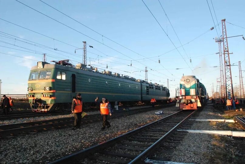 Сурион вагон. Красноярск красноярская железная дорога. Поезд красноярск саянская абакан. Поезд красноярск саянская абакан. Железная дорога красноярск абакан.