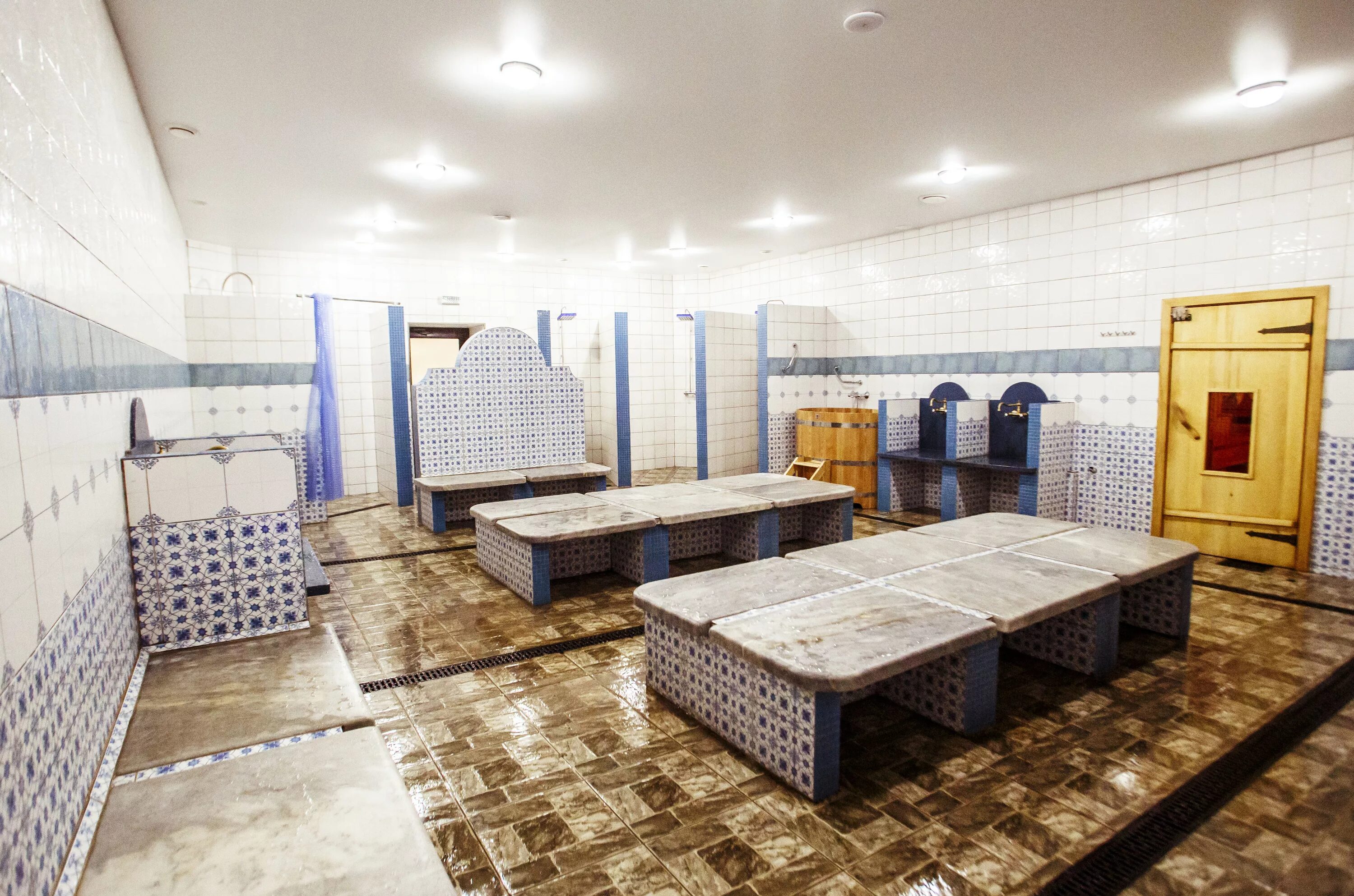 Городская баня казань. Сандуны общественные бани. Общественная баня мужское отделение. Сандуновские бани парилка. Лавки для общественной бани.