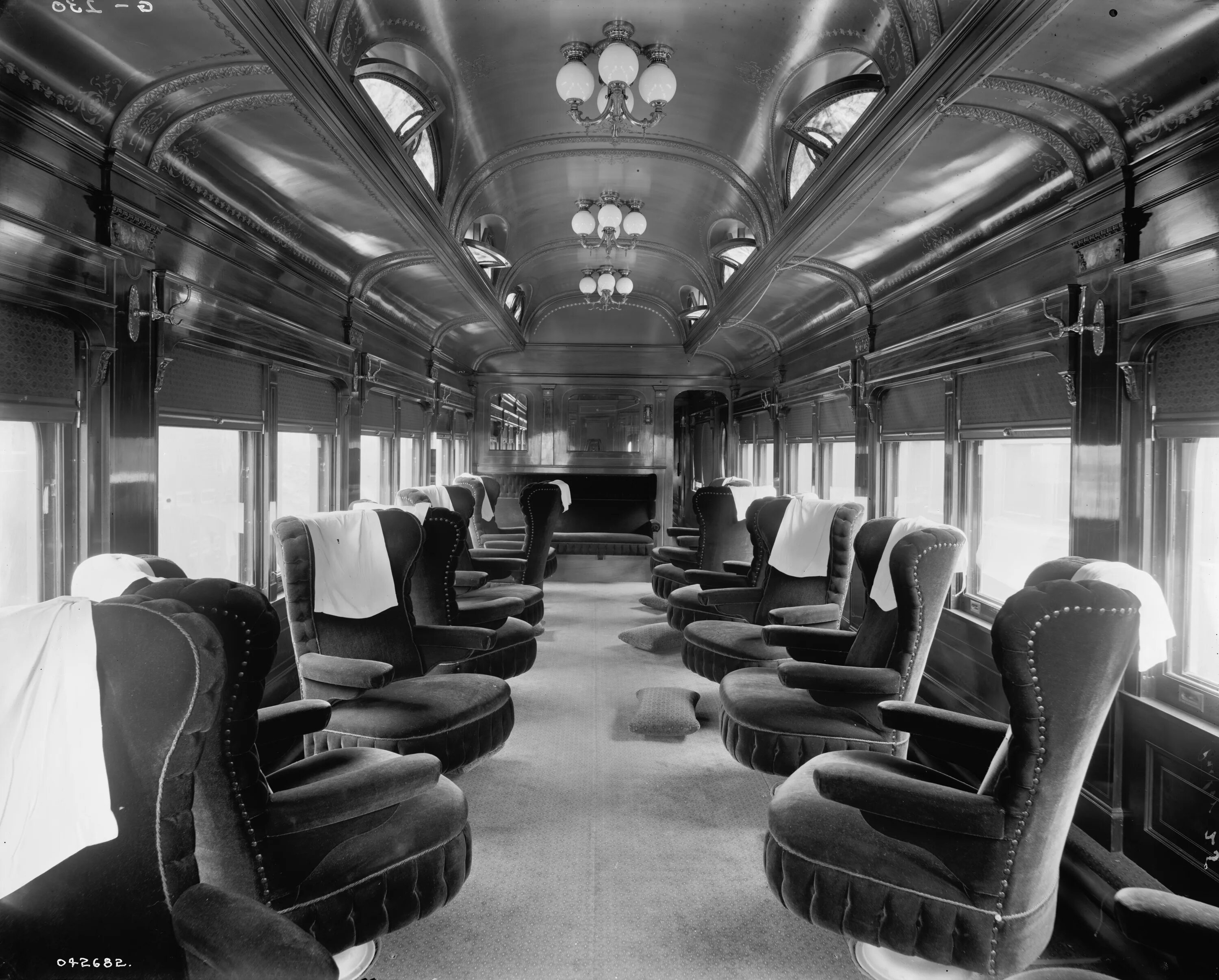Пульмановский вагон изнутри. Вагон поезда 20 века. Пассажирский вагон. Старинный вагон. Train 19