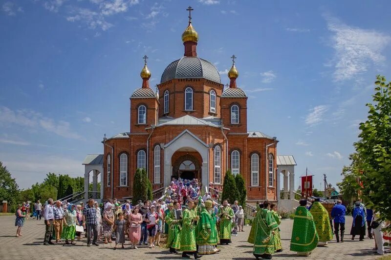 Храм Святой Троицы село Краснокумское. Церковь село Краснокумское Георгиевск. Село Краснокумское Георгиевский район Ставропольский край. Динская храм Святой Троицы. Краснокумское георгиевский ставропольский край