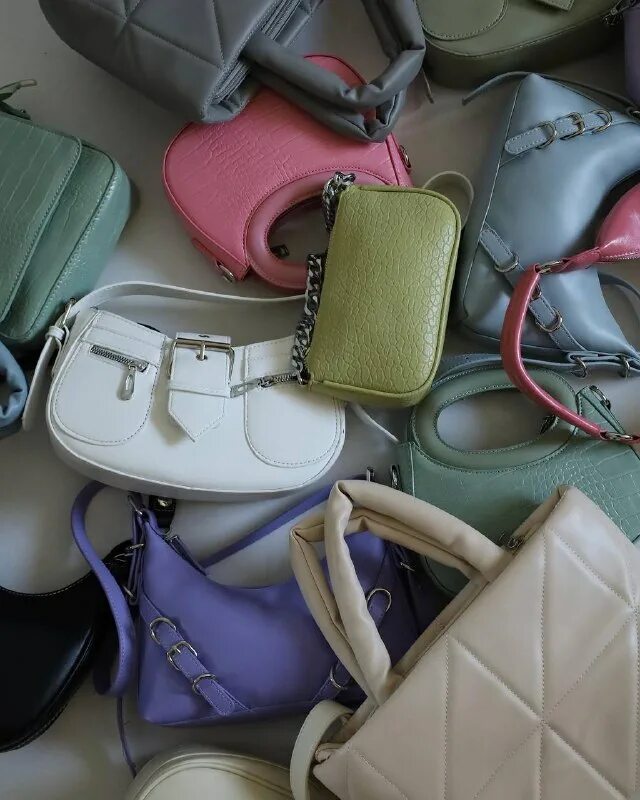 курьер эстетика. съемный хаер в сумке мошенницы 5 букв. Bottega veneta сумка-тоут arco. сумка через плечо женская 2020. кожаная сумка через плечо кэжуал.