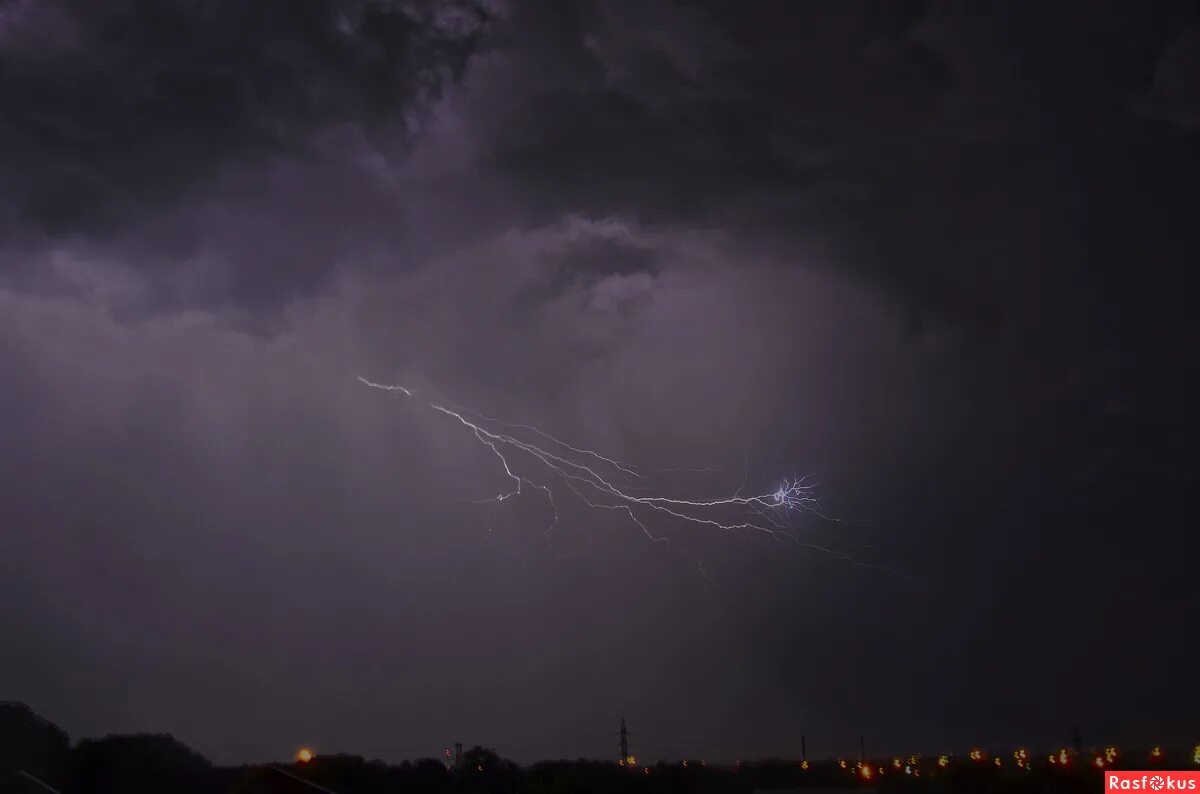 несколько раз ночные июльские грозы
