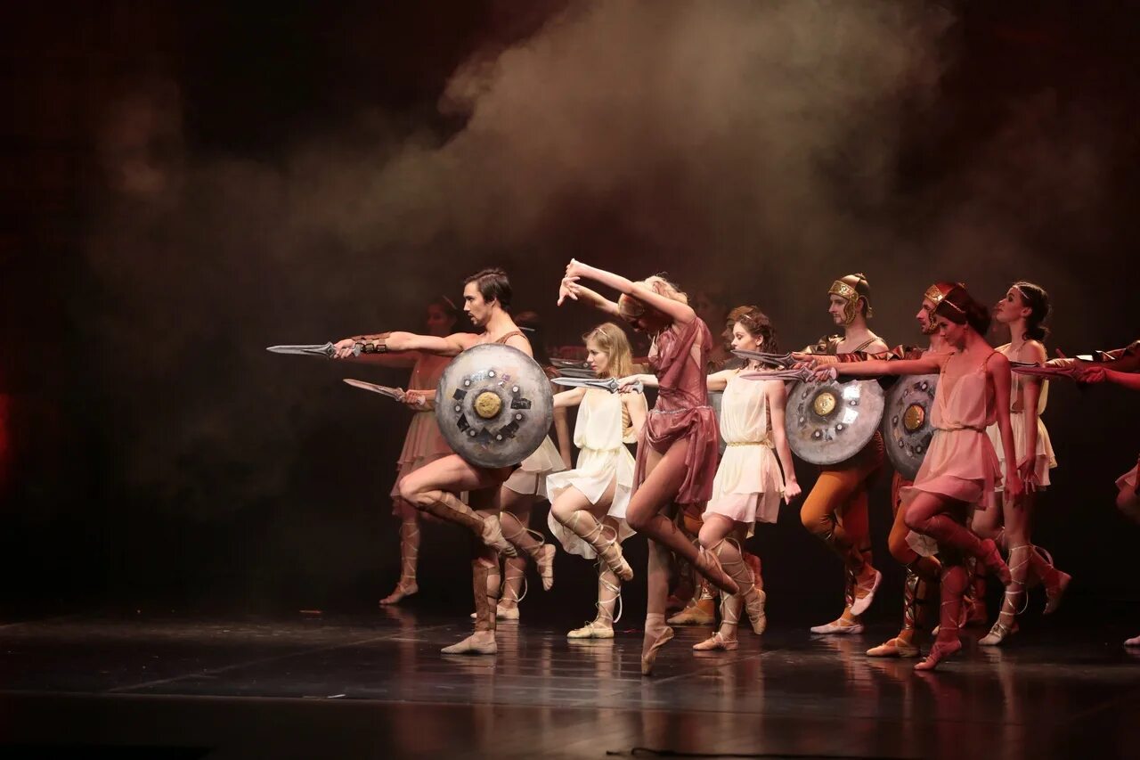 спектакль спартак в михайловском театре. спартак большой театр афиша. балет спартак хачатуряна. афиша спартак воронеж. балет спартак большой театр.