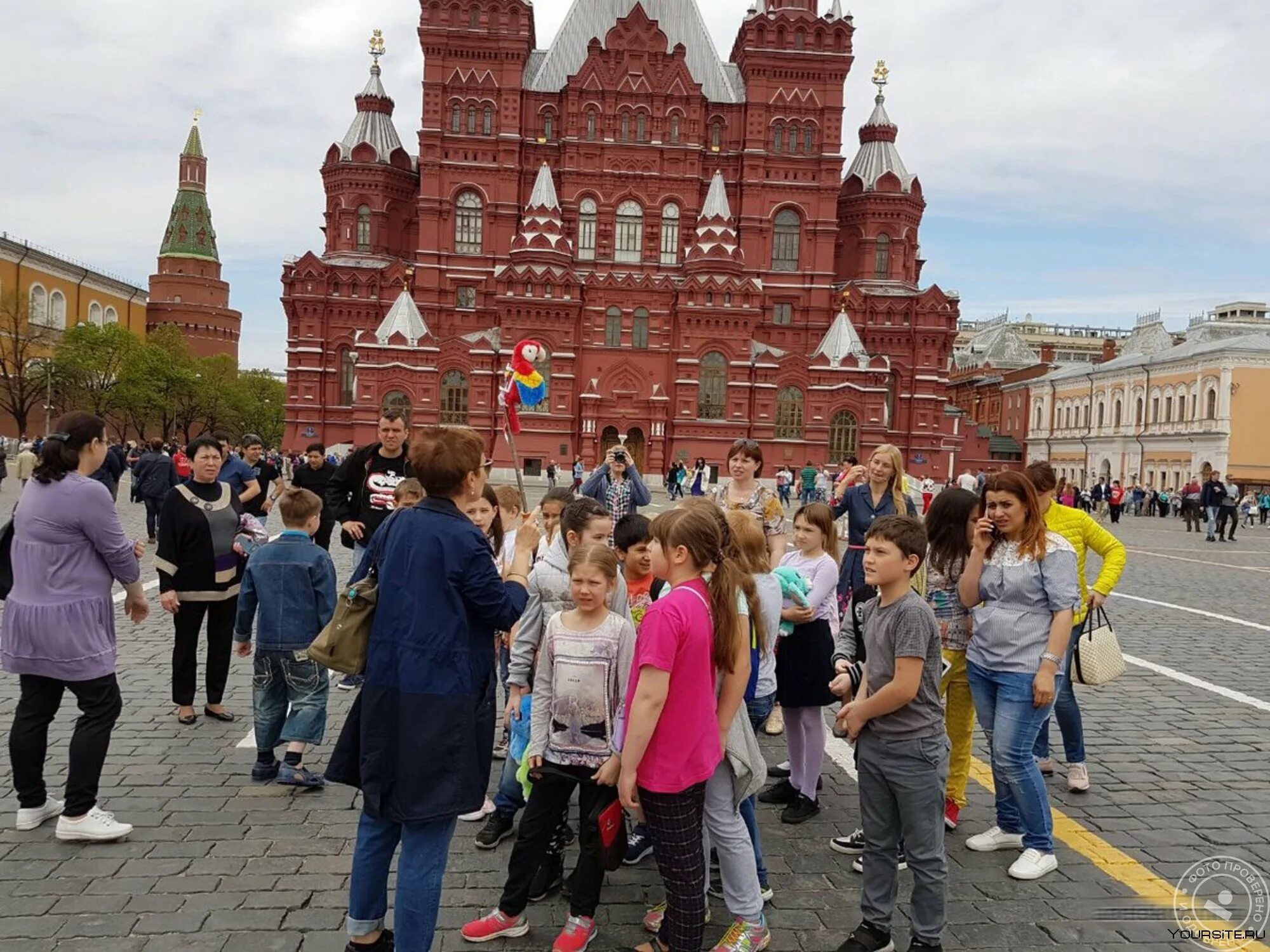 Пешеходная экскурсия. Красная площадь экскурсия. Экскурсии по Москве. Экскурсовод на красной площади. Экскурсионный показ