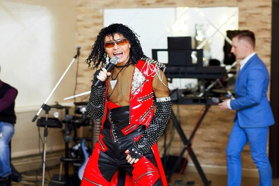 Участники экс бб. Шоу двойников в ростове. Татарские пародисты и юмористы список с фото. "салат весенний". Шоу пародий картинка.