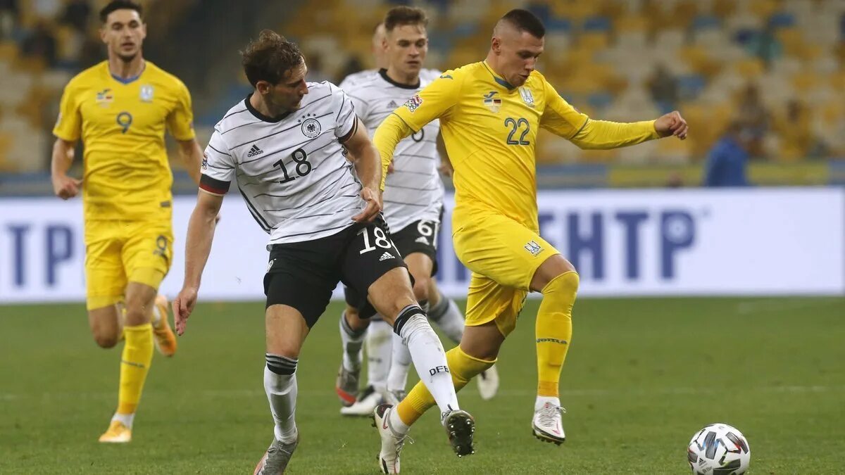 Исландия украина футбол прямой эфир. Германия Украина футбол. Футбольный матч Германия Украина. УК Германии. Украина против Германии футбол.