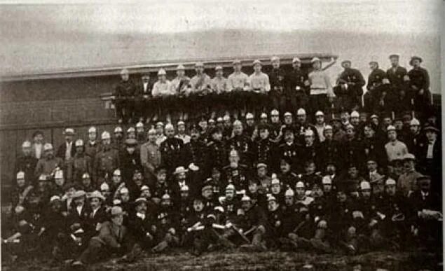 Фото пожарных 1911 года. ВДПО Вологда. Всероссийское добровольное пожарное общество фото. Фотографии 1911 года с пожарной группой.