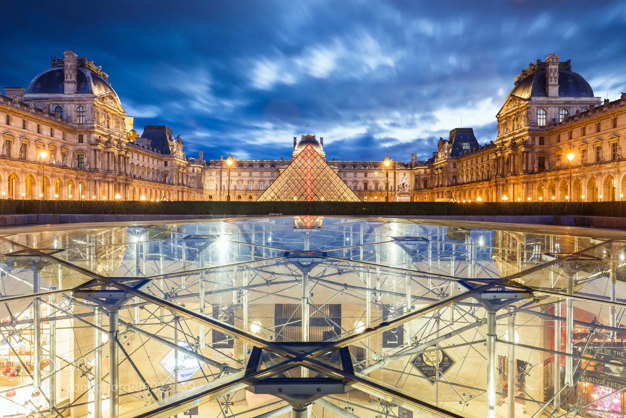 Лувр Париж Франция. Париж Франция достопримечательности Лувр. Le louvre