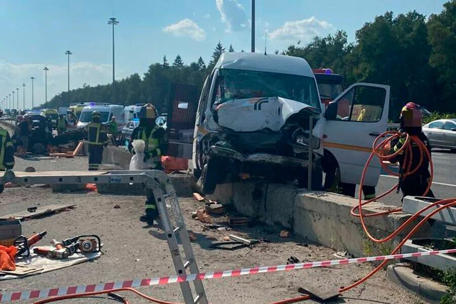 Авария на киевском шоссе вчера. Дтп киевское шоссе вчера. Авария киевское шоссе вчера вечером в 3 ночи. Дтп на киевском шоссе вчера. Авария на киевском шоссе вчера.