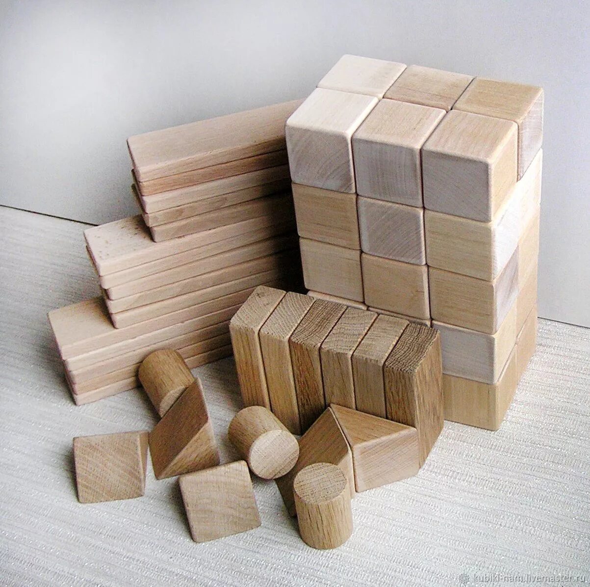 Деревянные кубики купить. Деревянные кубики. Детские кубики деревянные. Деревянный Кубок. Изделия из деревянных кубиков.