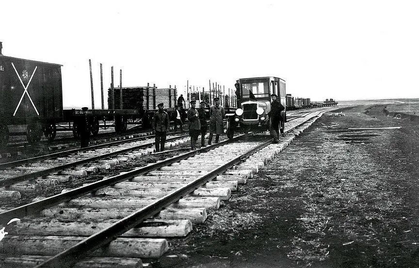 Магнитогорск 1929 год. Железная дорога Акмолинск. Стройка Магнитогорска 1929. Прибытие первого поезда в Магнитогорск 1929. Строительство железной дороги казахстан