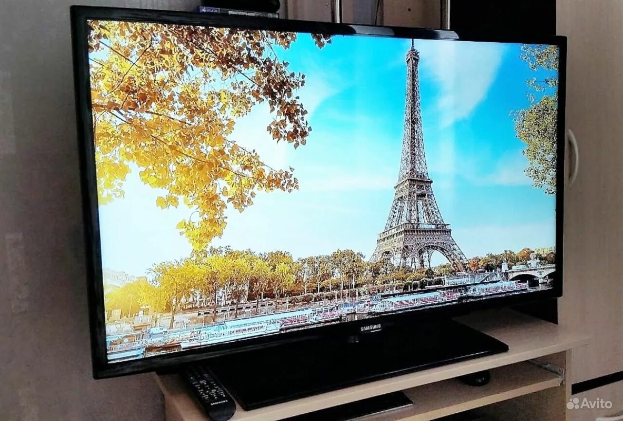 Телевизоры высотой 40 см. Самсунг ue40h5500. Samsung ue40h4203. Телевизор самсунг ue48j5550. Samsung 40ue5000.