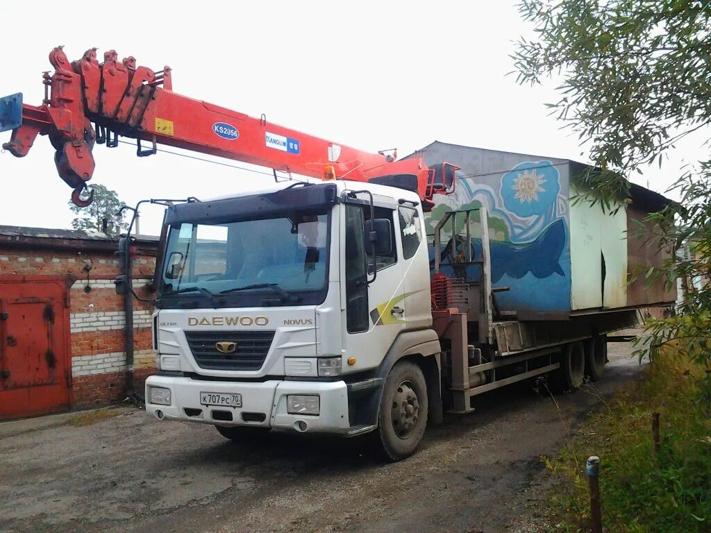 Манипулятор в омске. Самогруз daewoo novus. daewoo novus 10 тонн. daewoo novus манипулятор. кму 15 тонн.