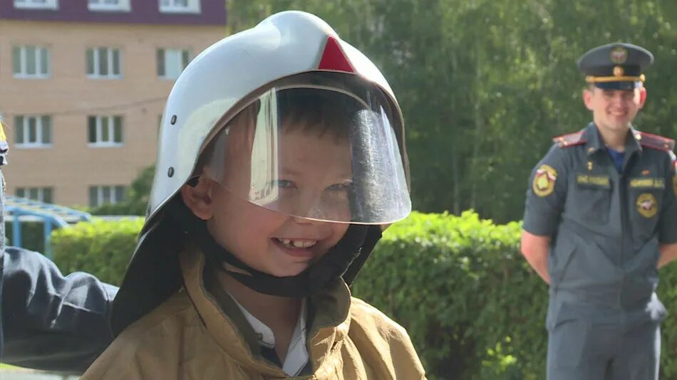 Эвакуация 13 школы в калуге. Тревога фото полиция. Нападение на учебное заведение. Терроризм в учебных заведениях. Тревога в калуге.