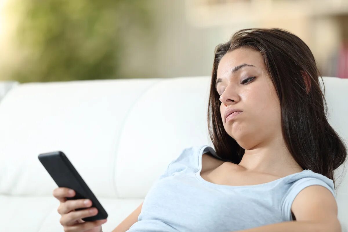 I get bored with. Скучная девушка. bored канал девушка. девушке скучно. feelings bored.