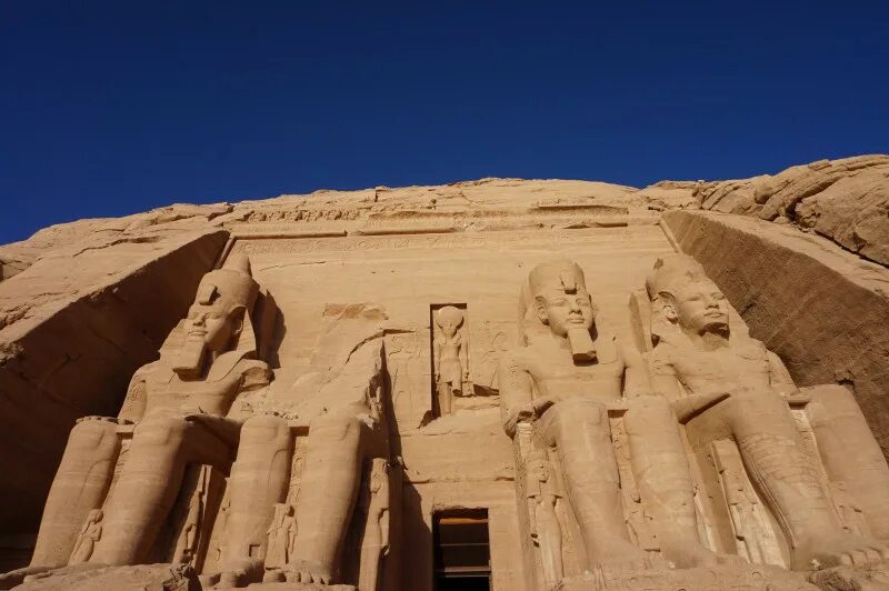 Храм фараона рамзеса. Сообщение о абу симбел. Новое царство. Храм рамсеса ii (абу-симбел). Какой фараон построил абу симбел.