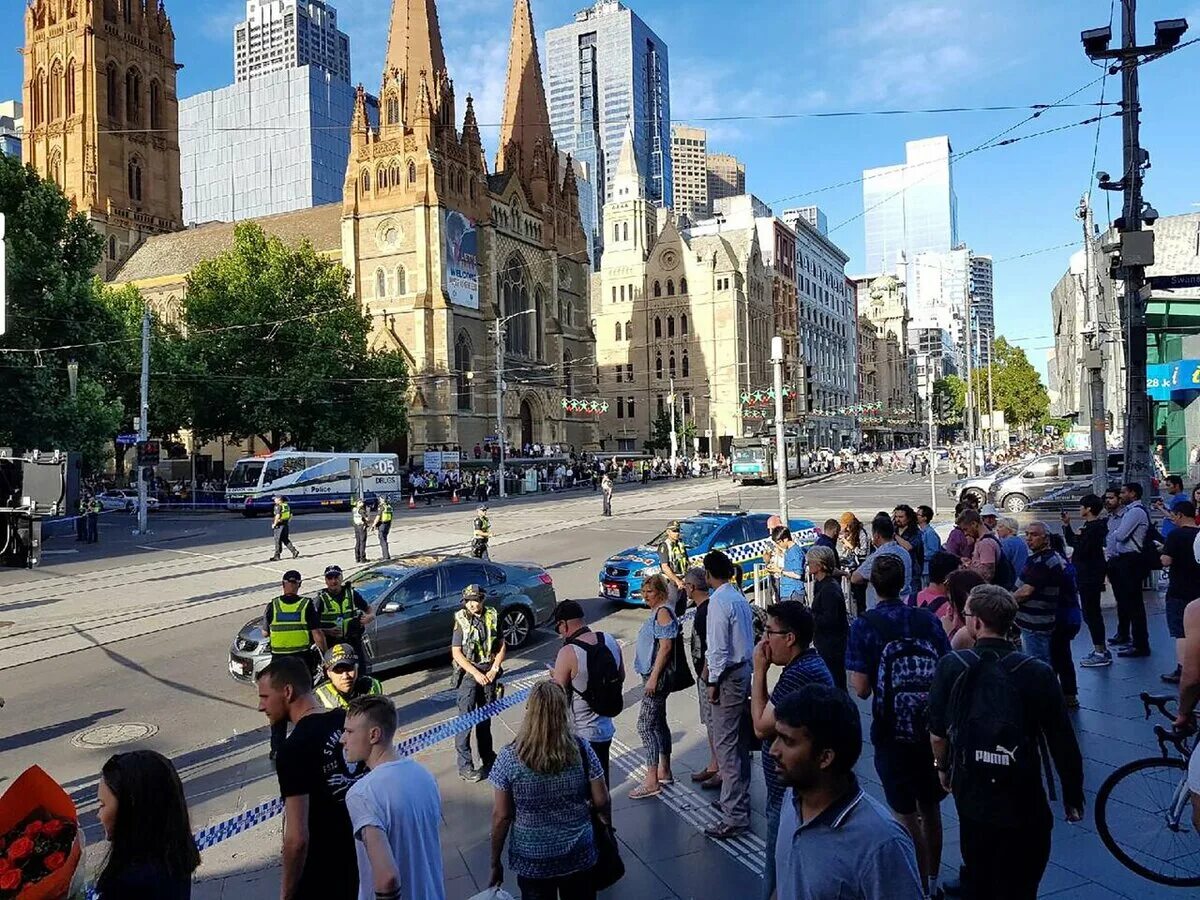 Австралия Мельбурн улицы. Население Мельбурна. Мельбурн Австралия население. Мельбурн 2005.
