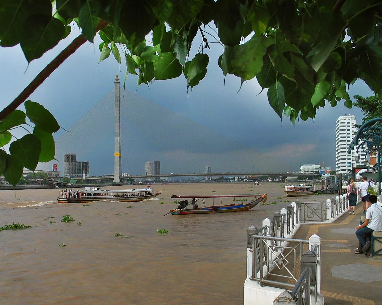 Река Менам Чао Прая. Река Чао Прайя Бангкок. Менам Чао Прая Тайланд. Чаупхрая Тайланд. Бангкок чао прая