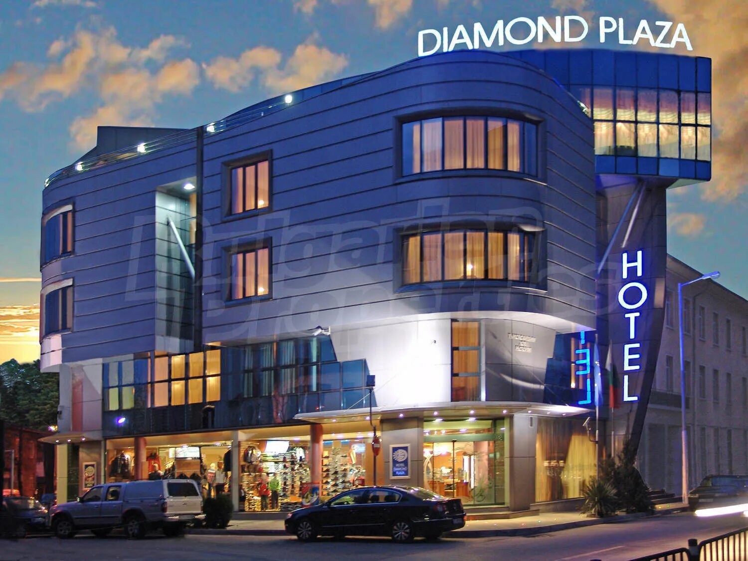 Shymkent plaza, казахстан, шымкент. Shymkent plaza, казахстан, шымкент. Shymkent здание. Шымкент тц. Чимкент плаза.
