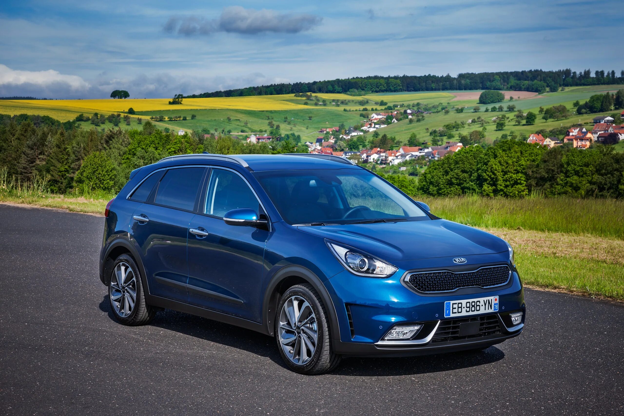 Kia niro hybrid. Киа ниро гибрид. Kia niro 2016. Кроссовер kia niro. Kia niro hybrid 2022.