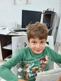 Ему 9 лет