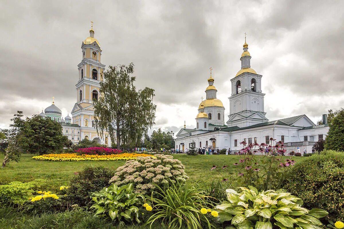 Свято троицкий нижегородская область. Дивеево Свято Троицкий Серафимо Дивеевский монастырь.