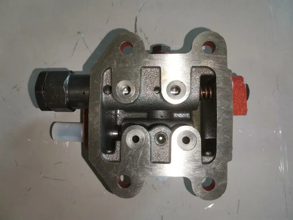 150. Клапан т 150 150. 025 хтз. 37. Распределитель правый кпп т-150.