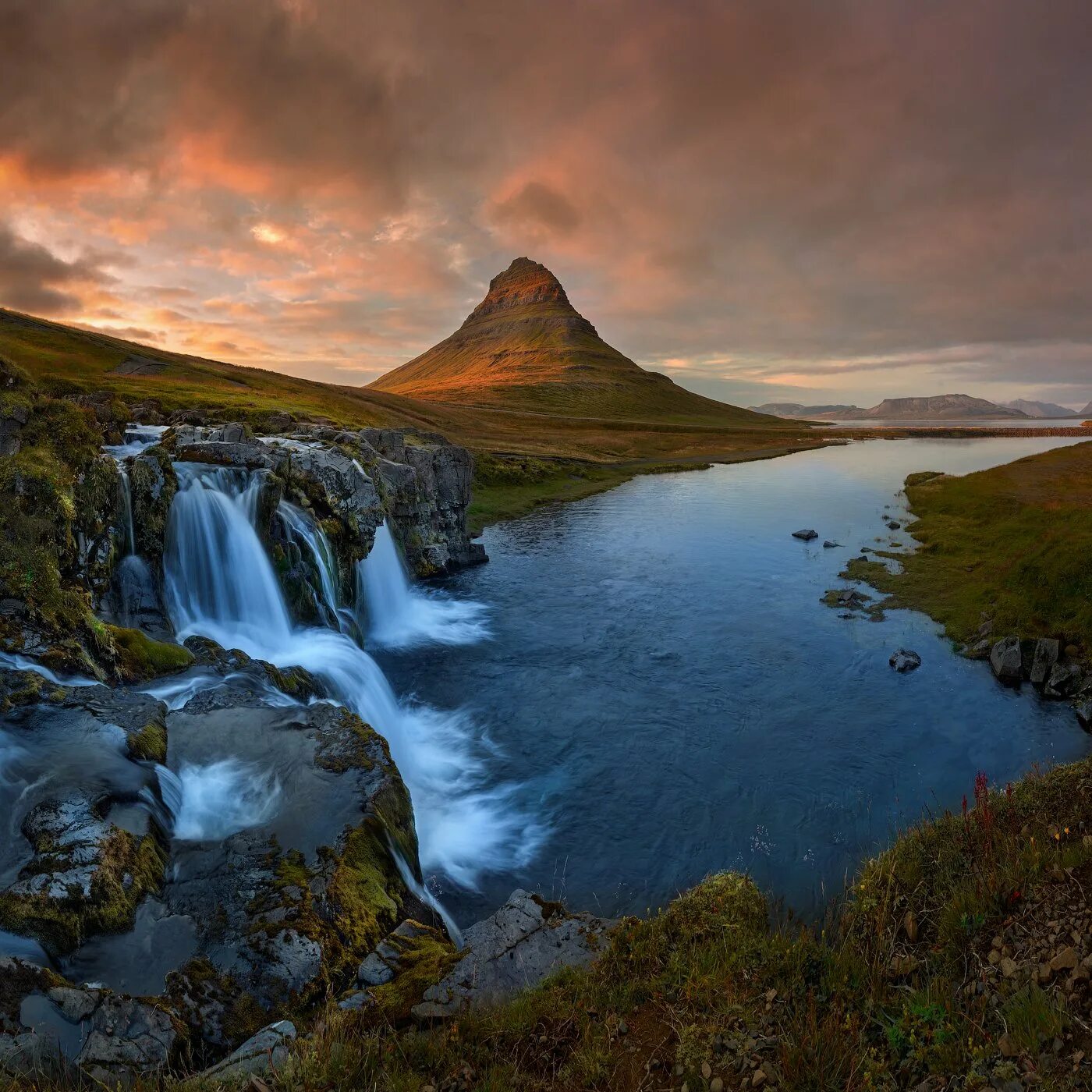 Киркьюфетль, Исландия. Гора Киркьюфетль. Исландия пейзажи. Природа Исландии. Discover nature